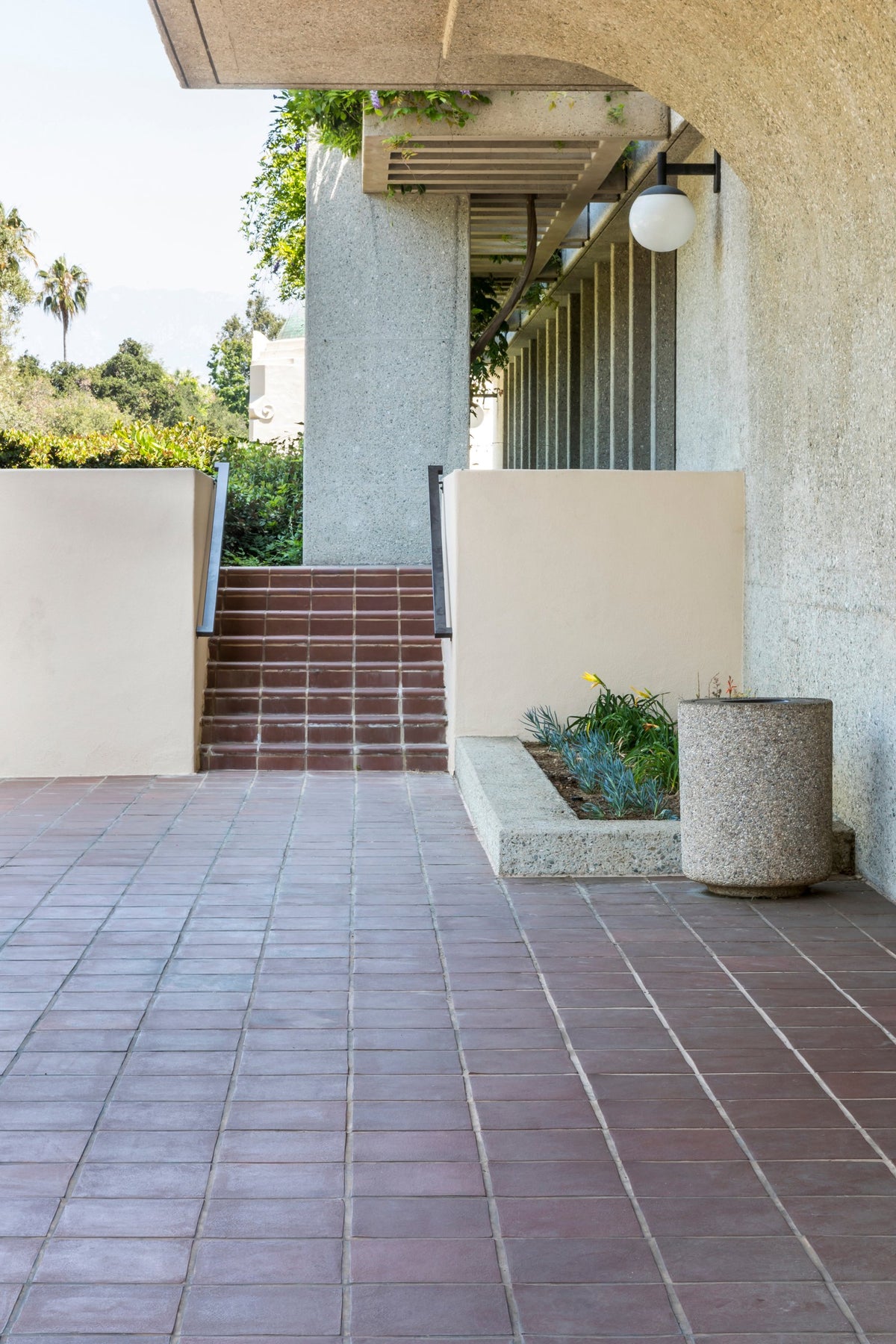 Walkway to the stairs