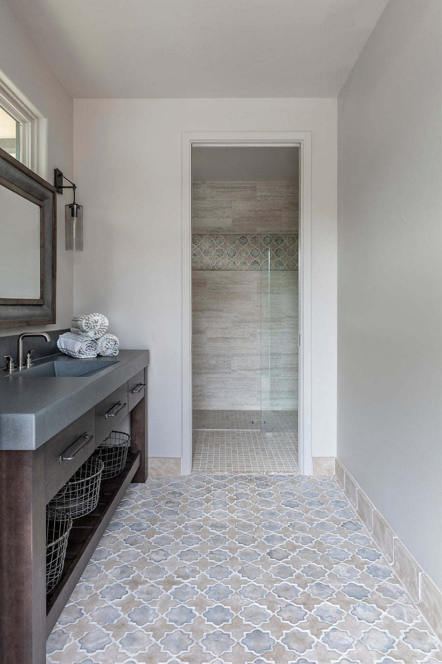 Pool House Bathroom with Arabesque 8C