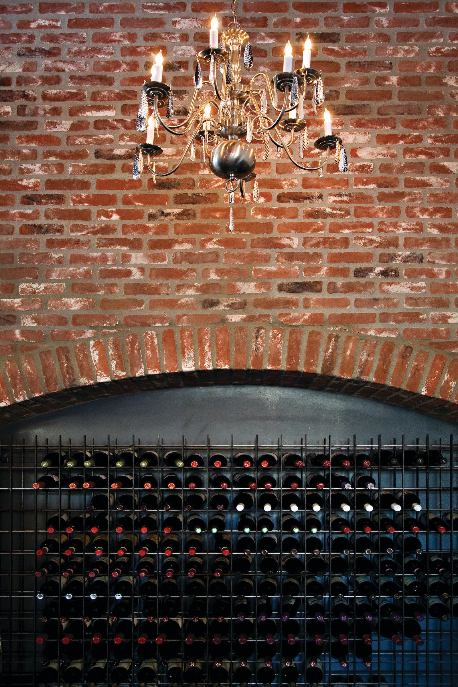 Wine rack wall in Antik Brick