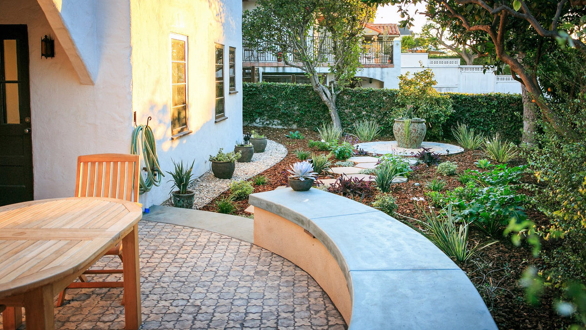 Patio edge with curved bench seat