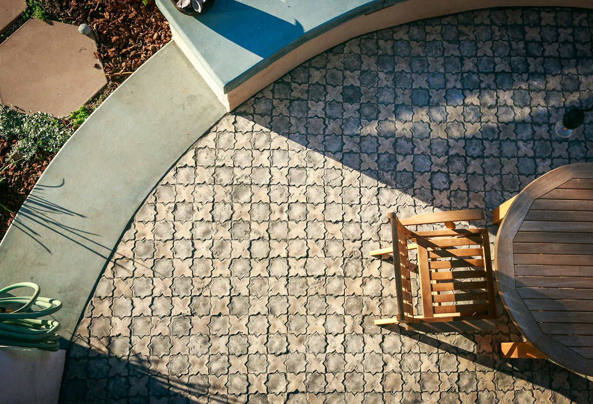 Arabesque 8C tile meets the bench