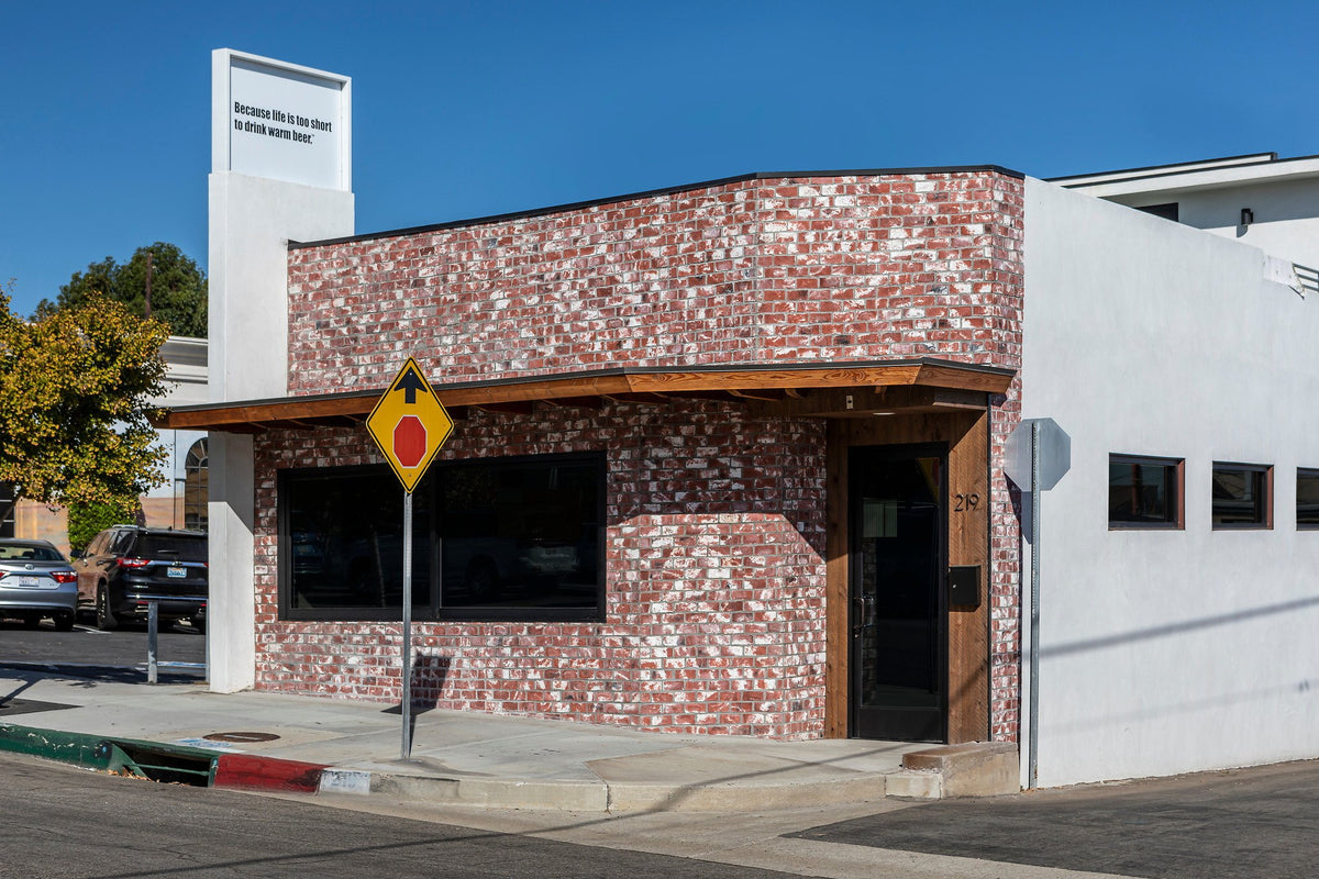 Corner office clad in Antik Brick