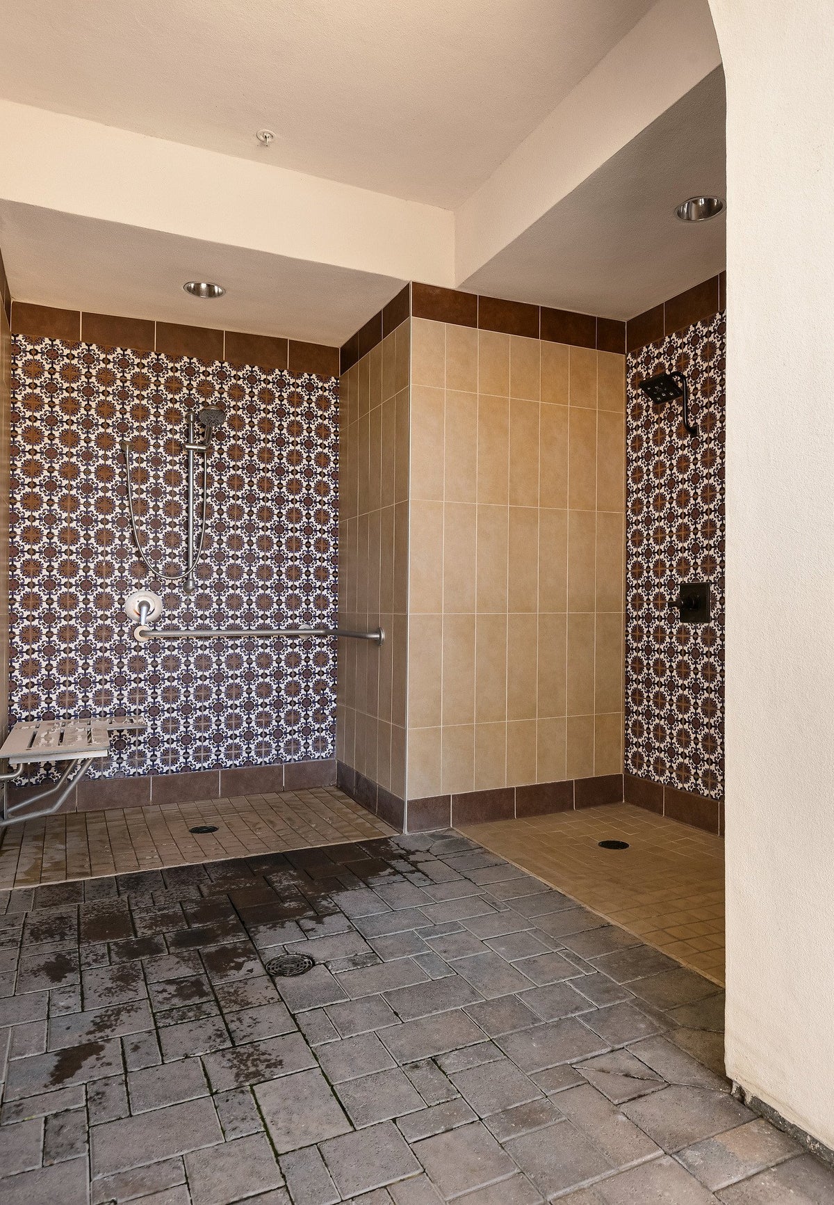 Outdoor shower in handpainted tile