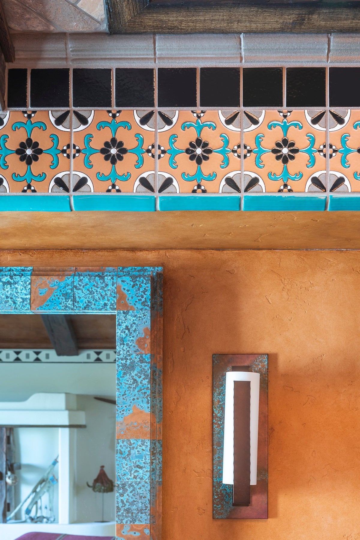 Deco border above the vanity mirror