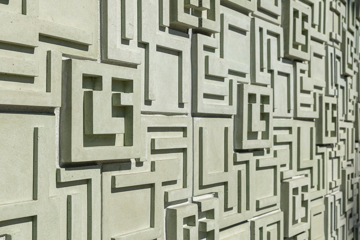 Raking light on the maze pattern