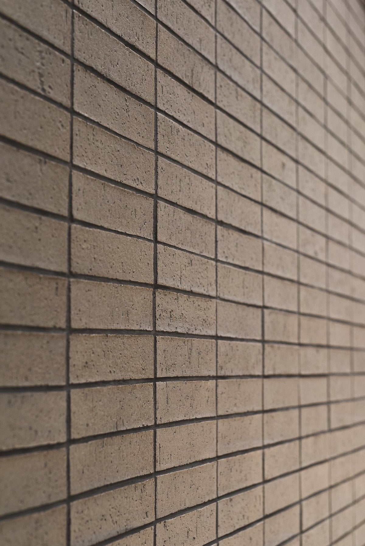 Suede glazed brick in running bond