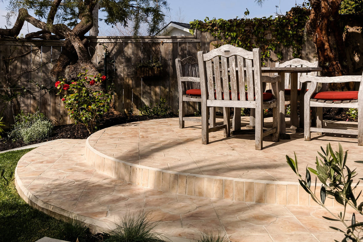 Curved patio in the back garden
