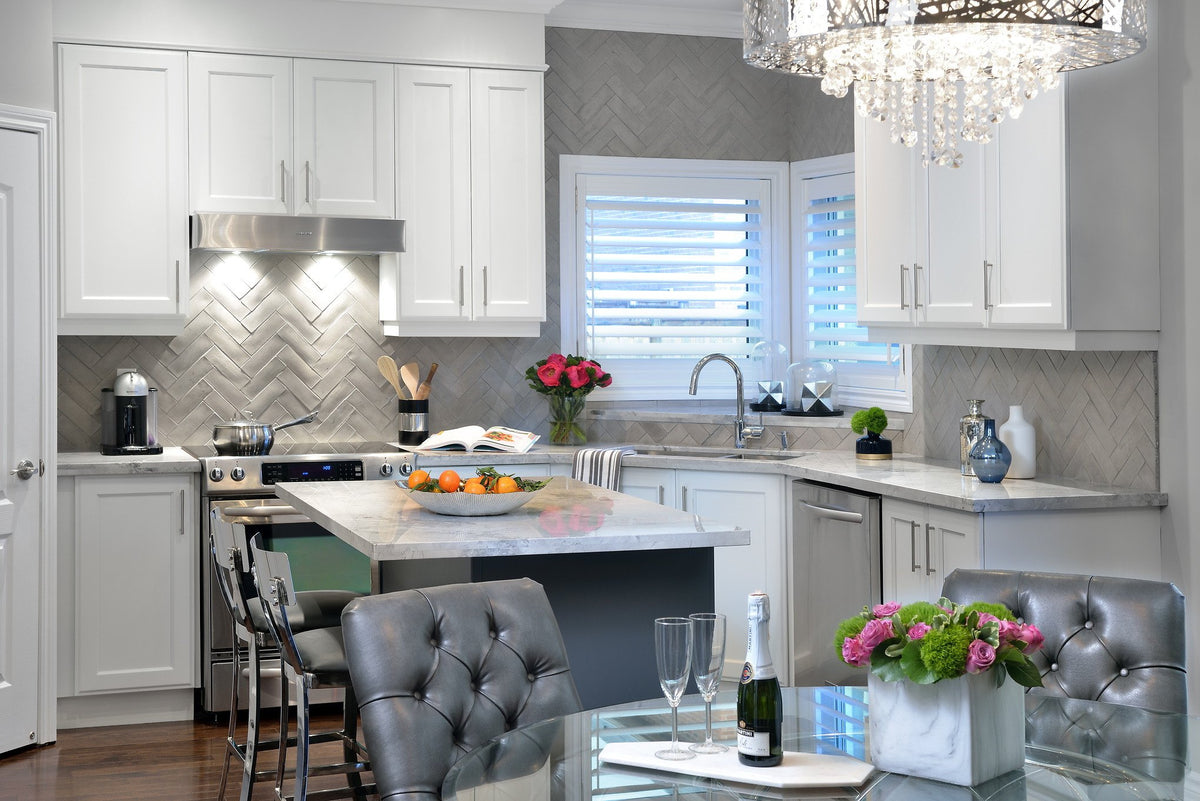 Kitchen with Early Gray brick backsplash