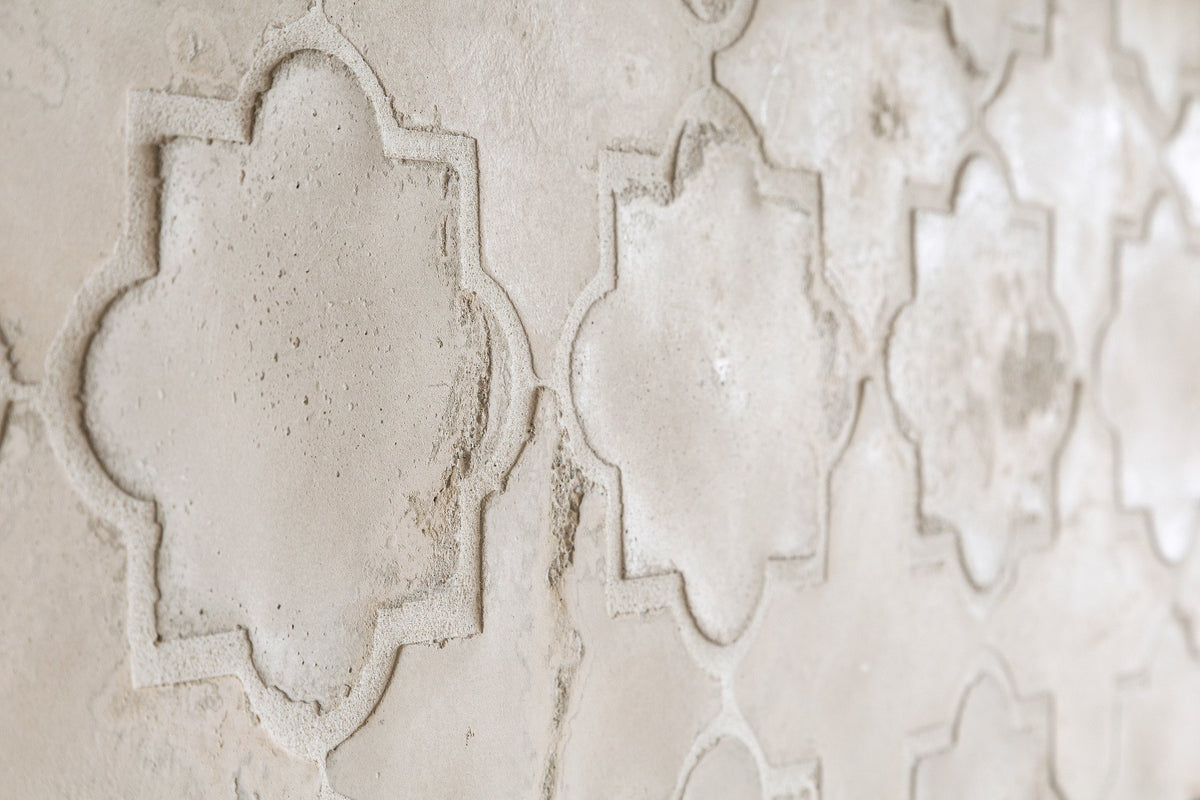 Hand-formed arabesque edges