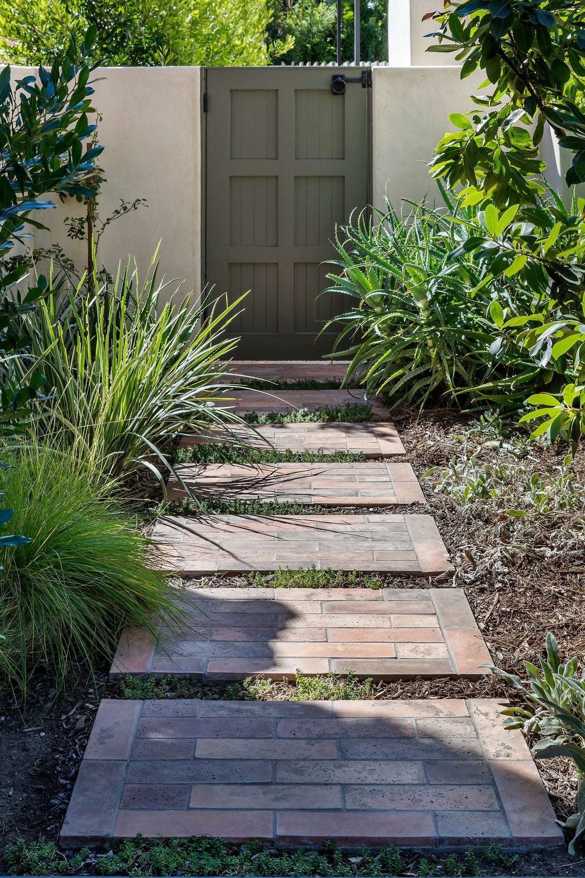 Side path of Artillo stepping pads