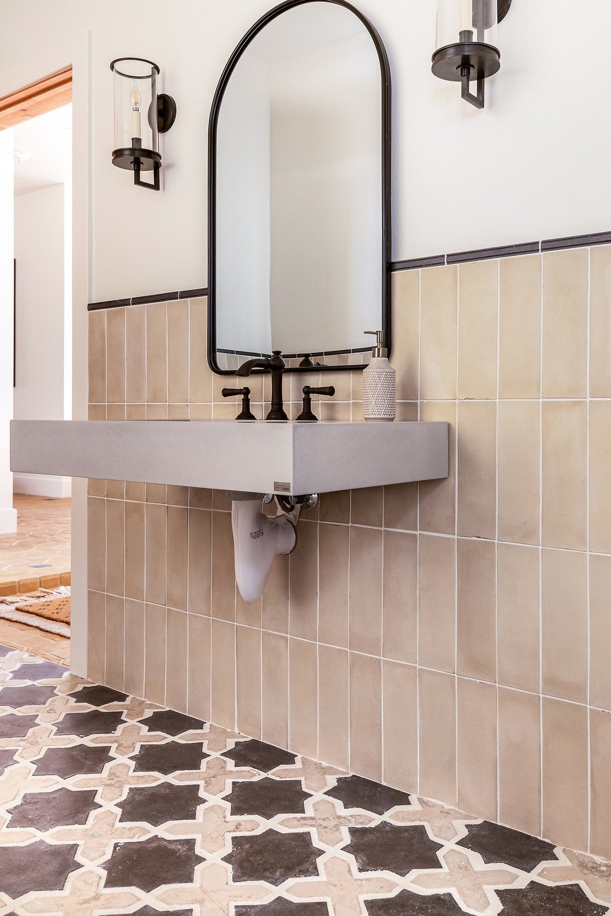 Restroom with Arabesque 2C floor