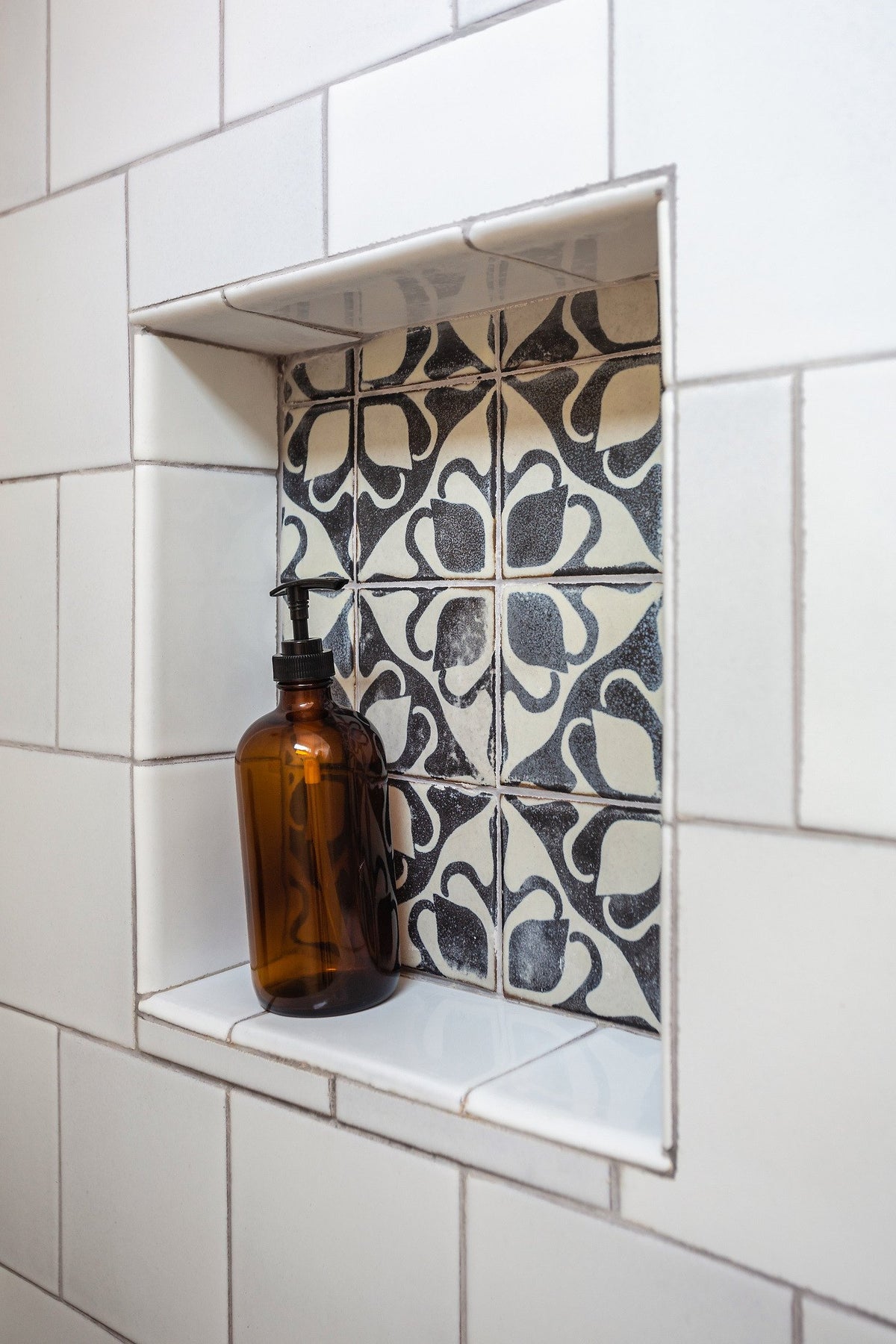 Niche framed in white 6x6