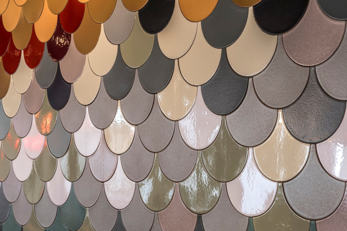 Glossy and matte Conche glazes