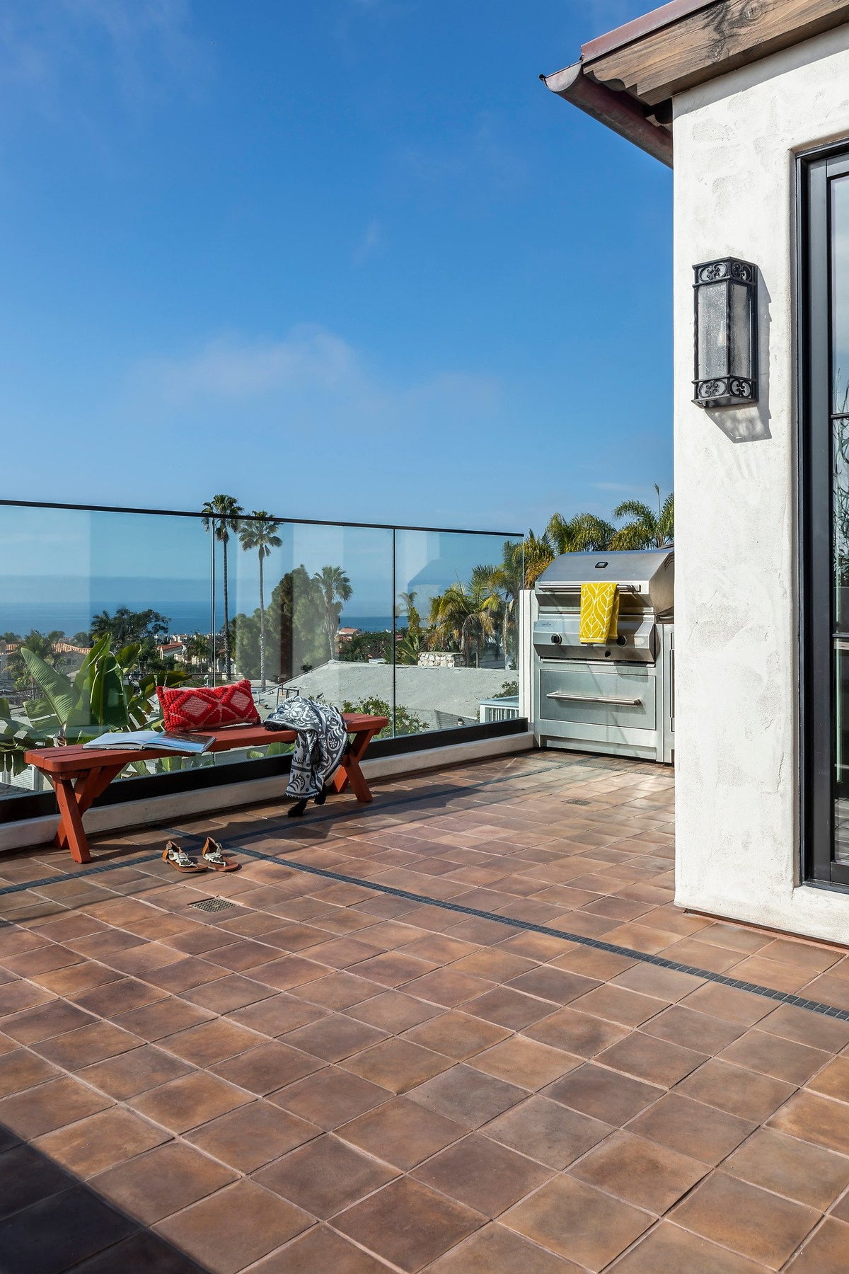 Terrace beside the outdoor kitchen