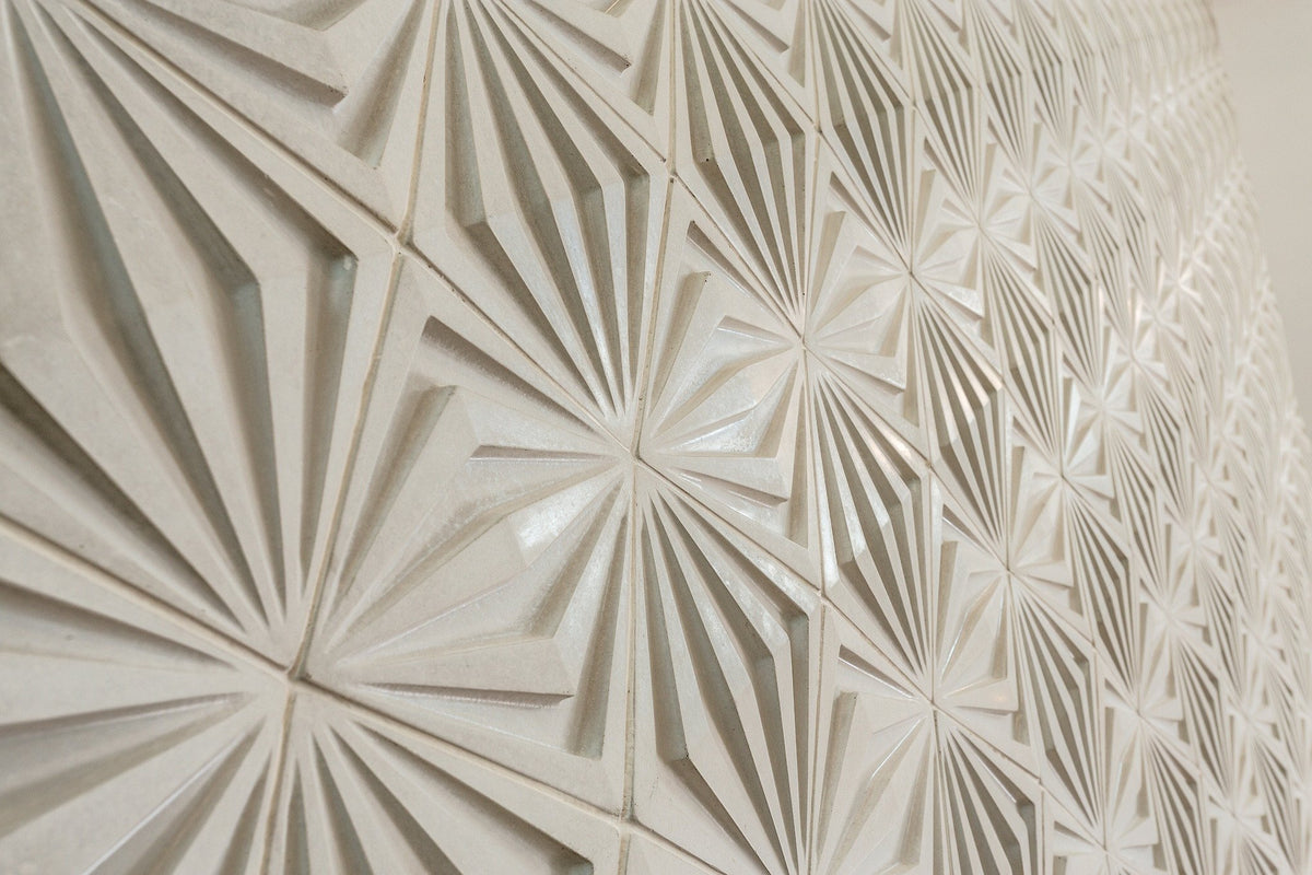 Angled view of the relief pattern