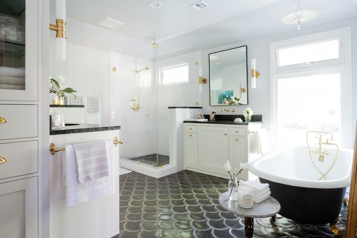 Bathroom with Charcoal Conche floor