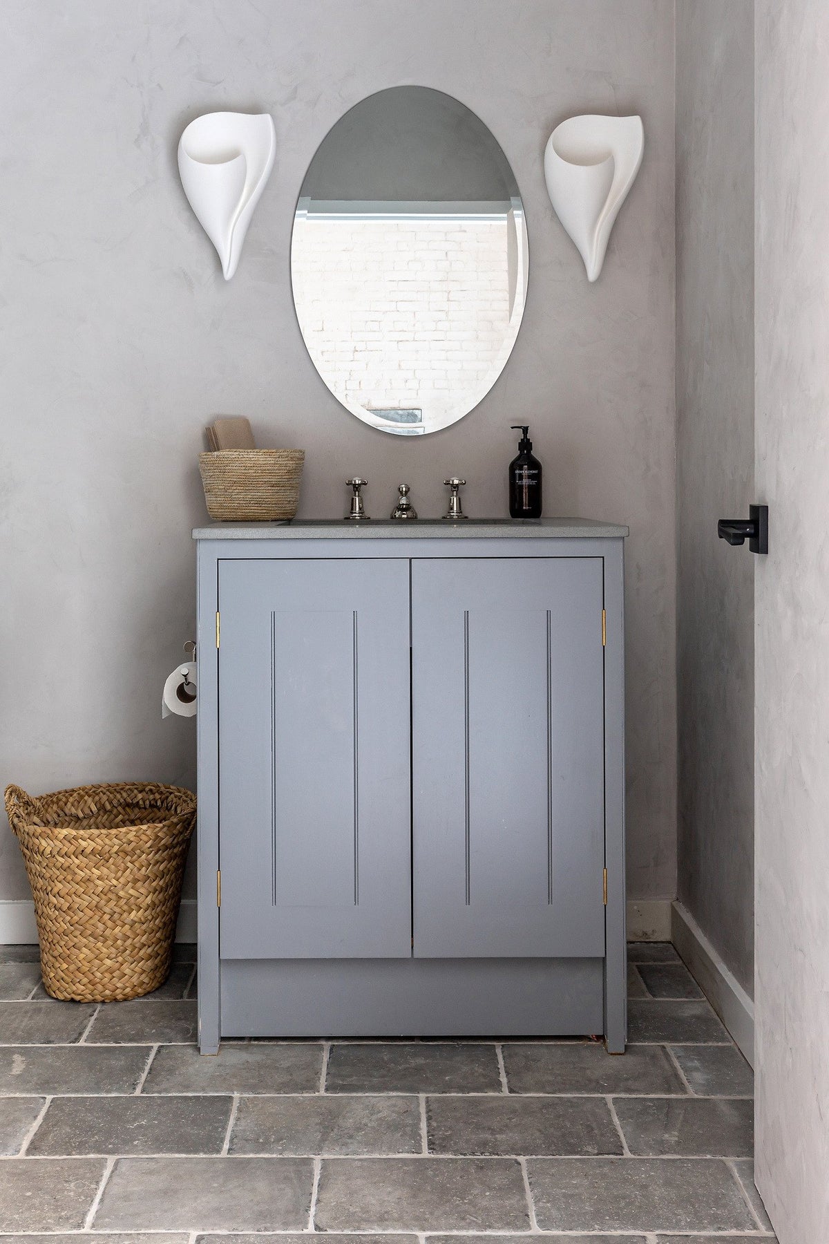 Powder room with the same floor