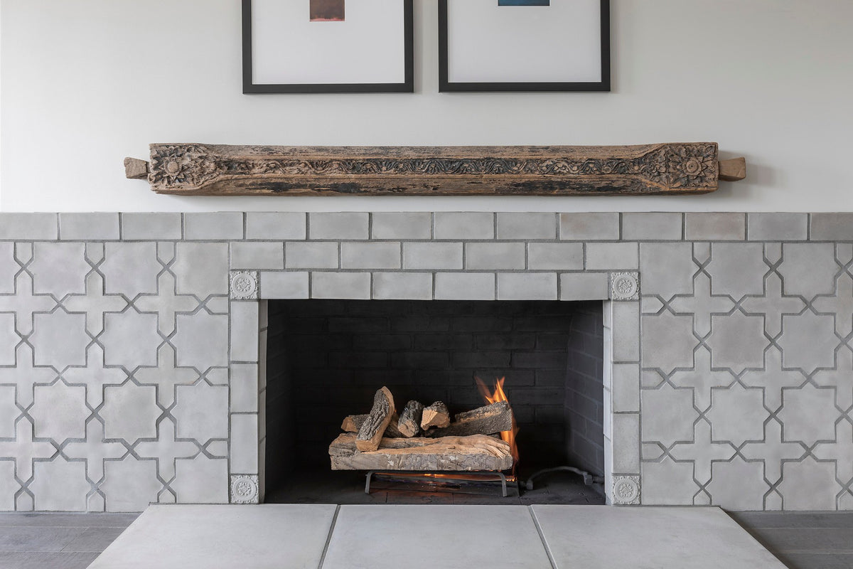 Arabesque 2C field and brick surround