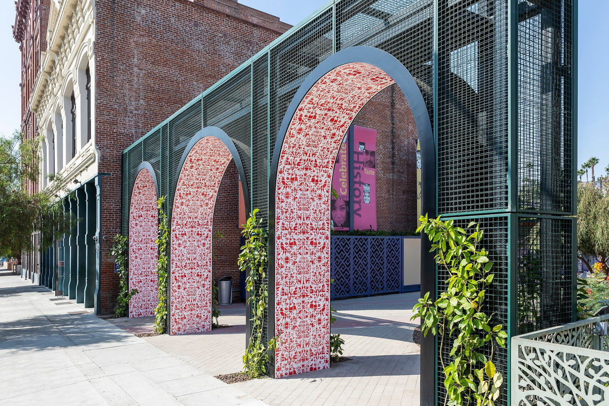Row of arches along the sidewalk