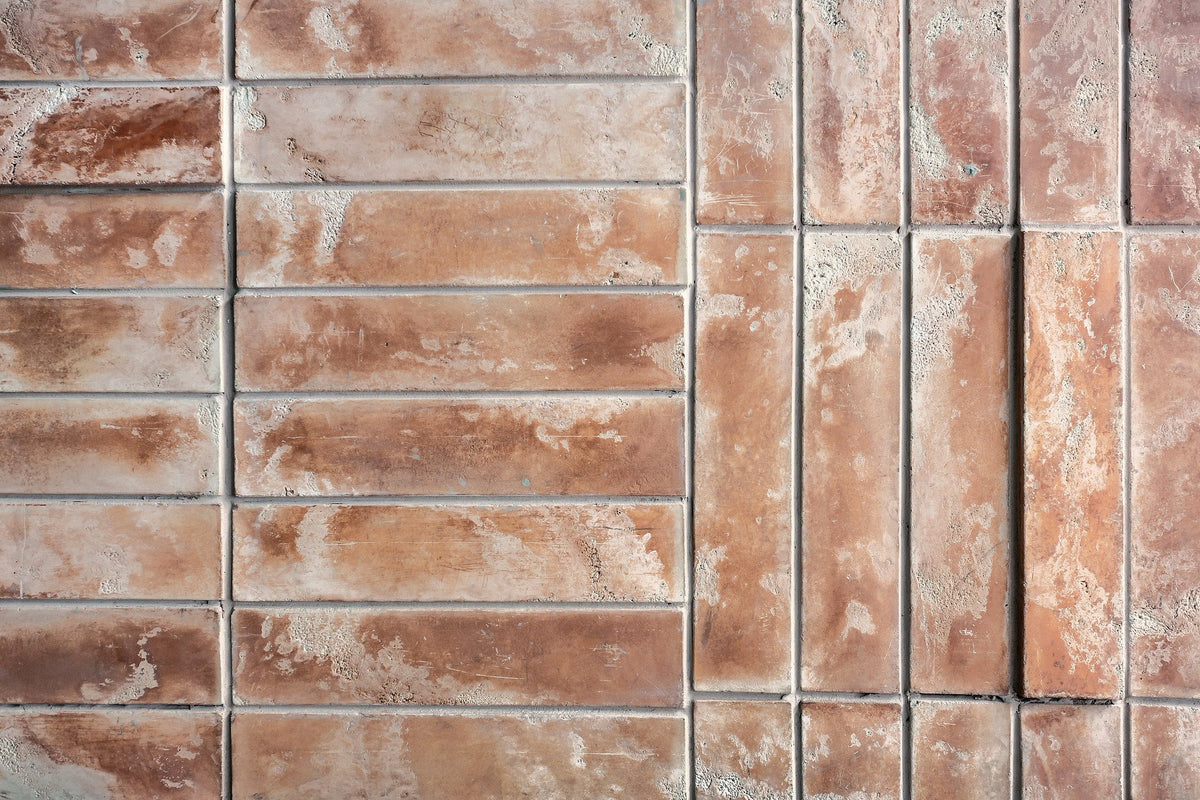 Horizontal and vertical tile courses