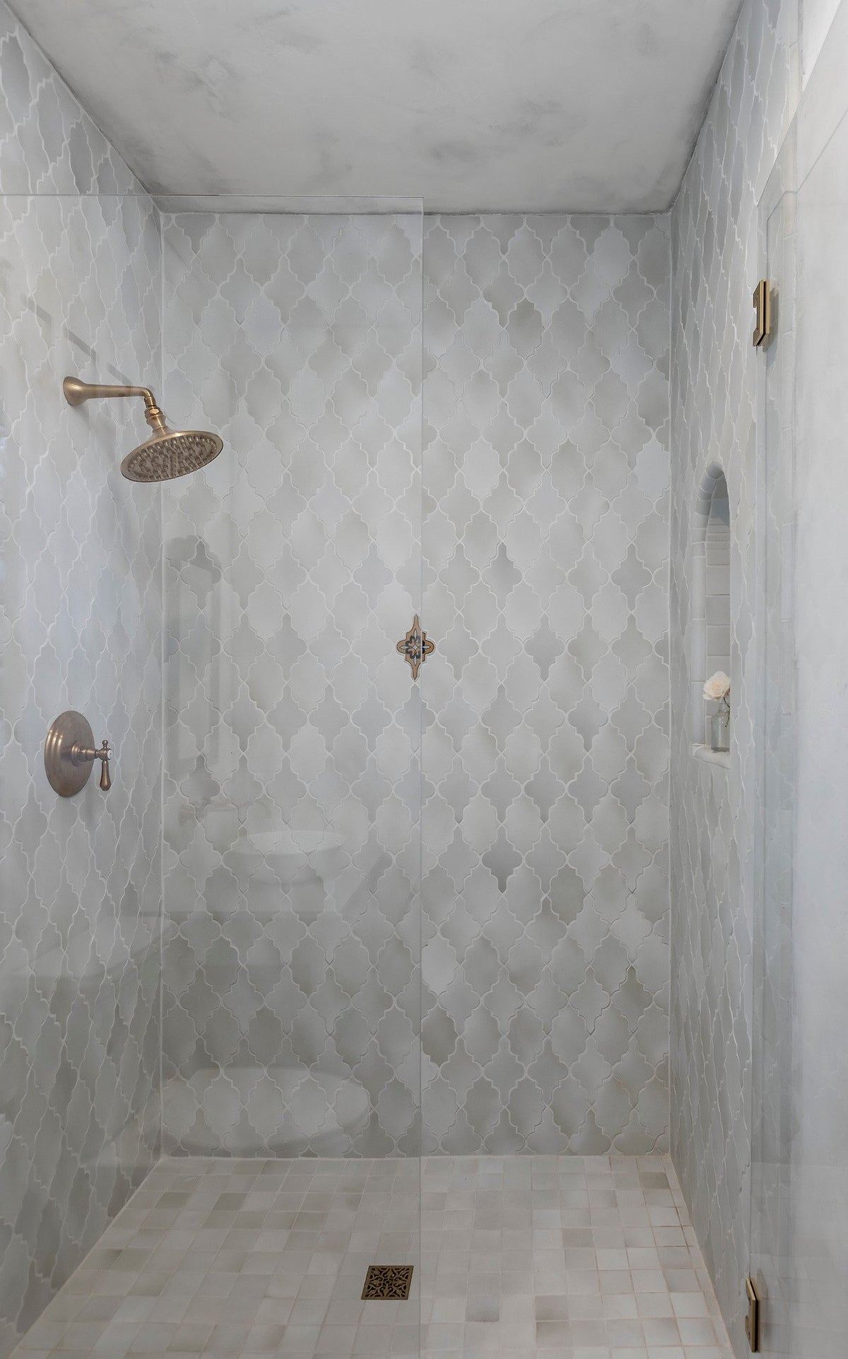 Shower in Studio Arabesque 12