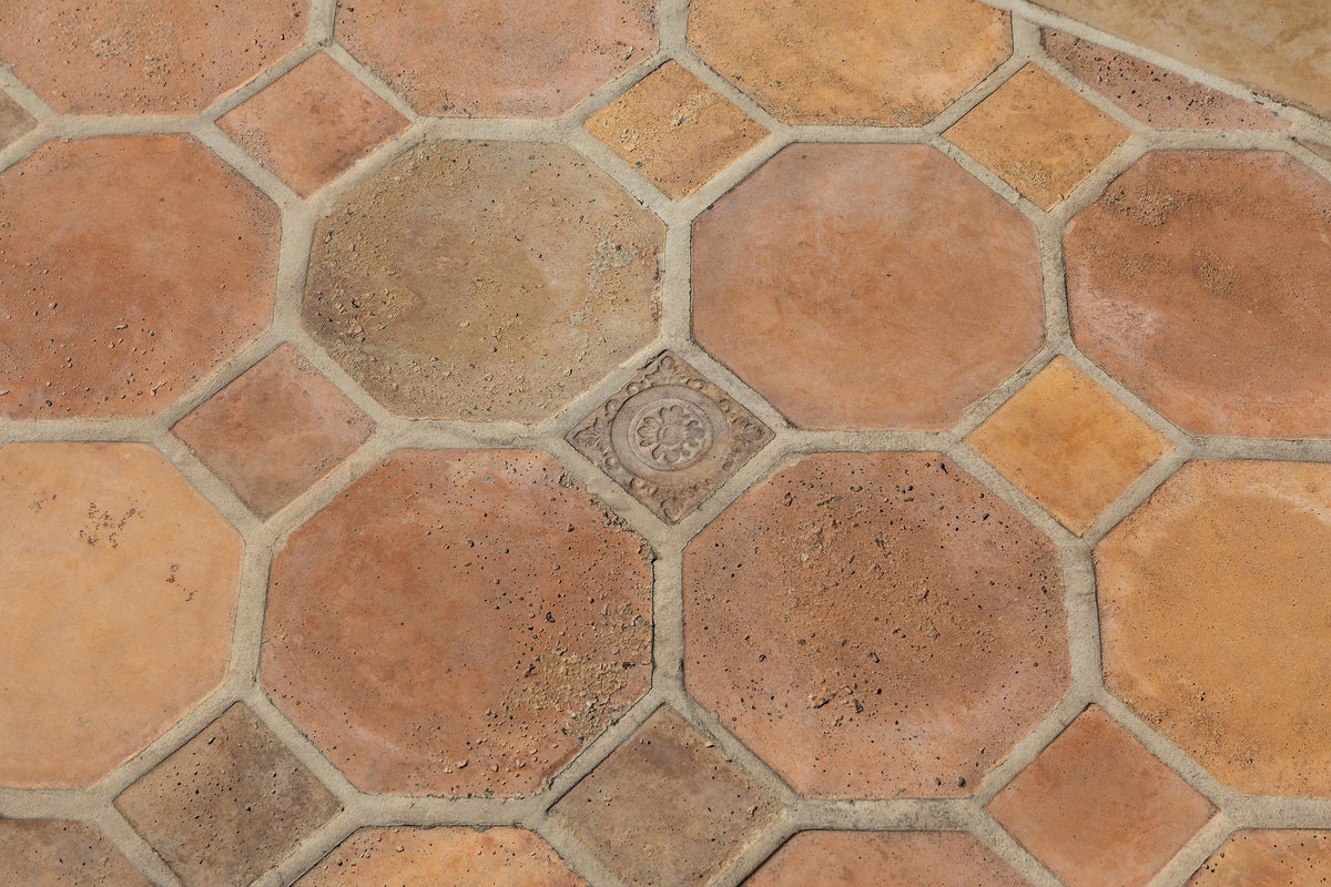 Octagon and dot pattern with deco insert