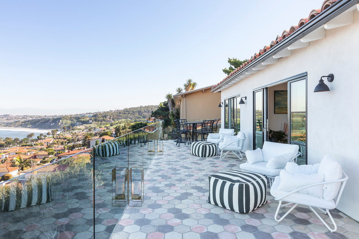 Ocean view patio with Artillo Hexagon