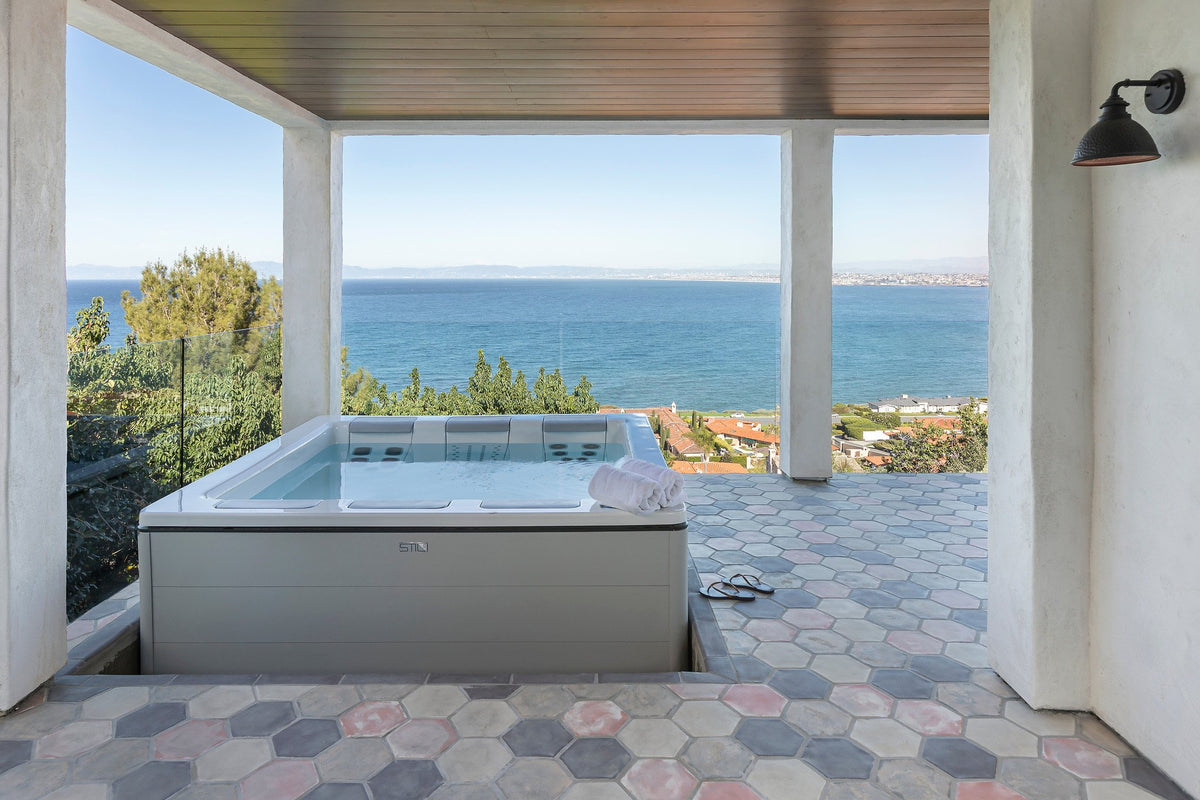 Covered spa area with Hexagon floor