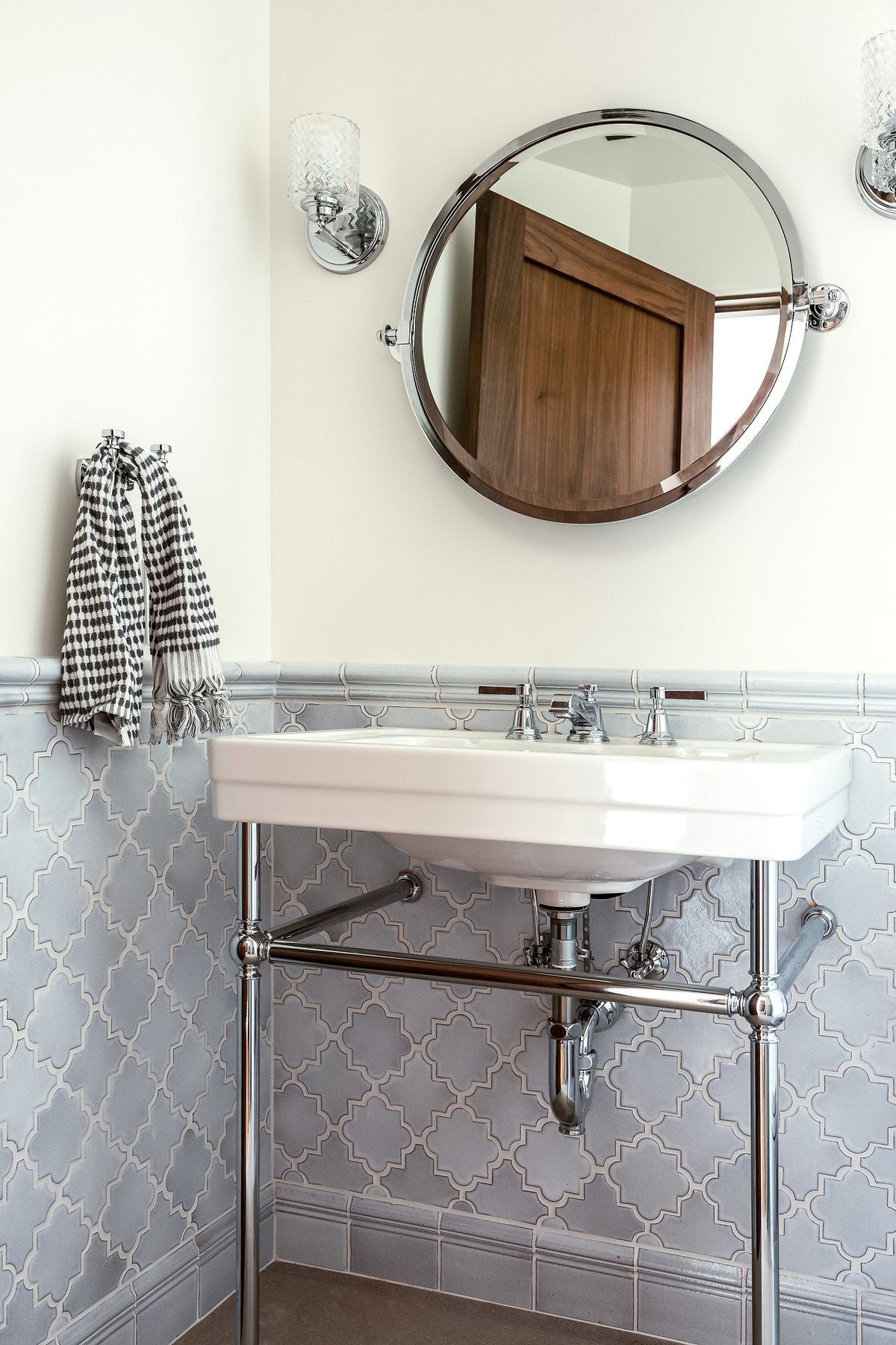Powder bath in Studio Arabesque 8C