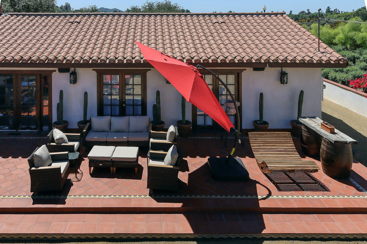 Lounge area on the tiled patio