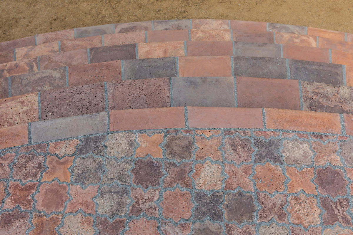 Curved border at the patio edge