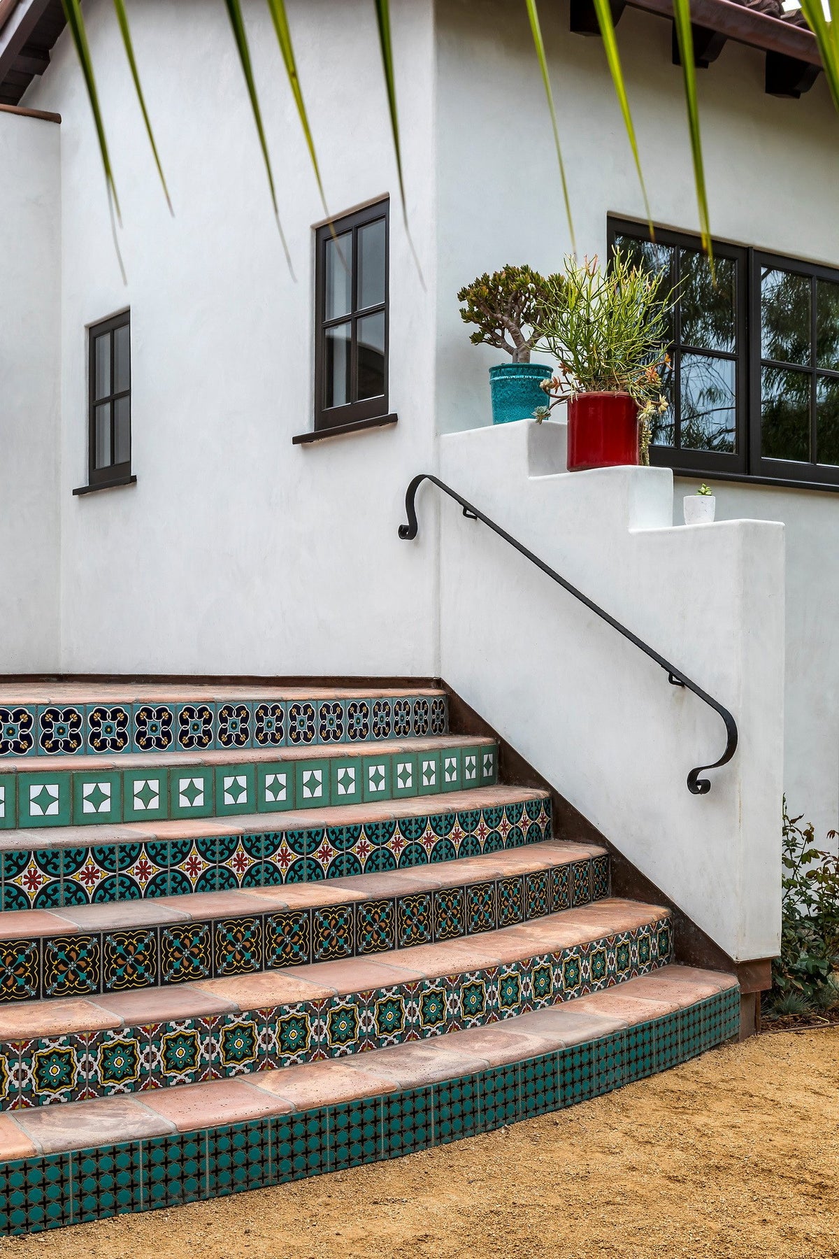 Side stairs with deco risers