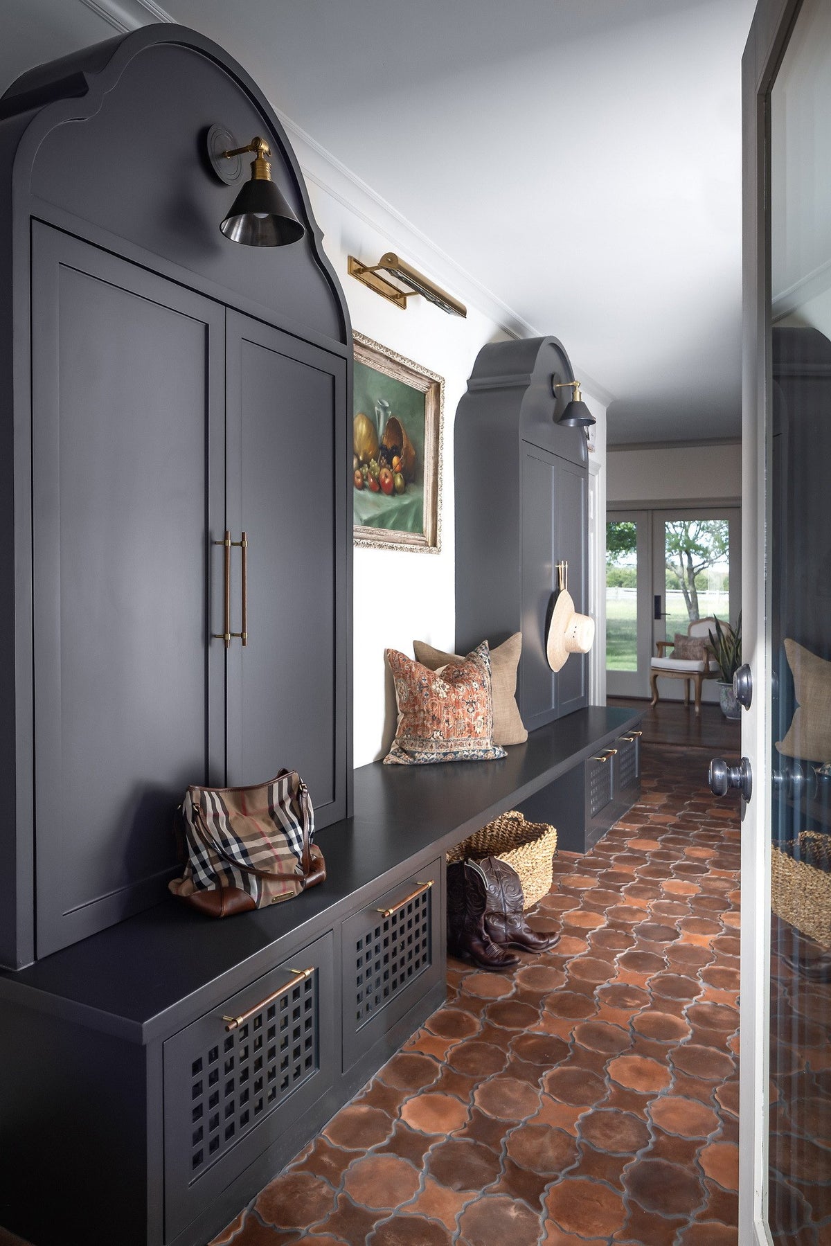 Mudroom hall in Arabesque Pattern 13