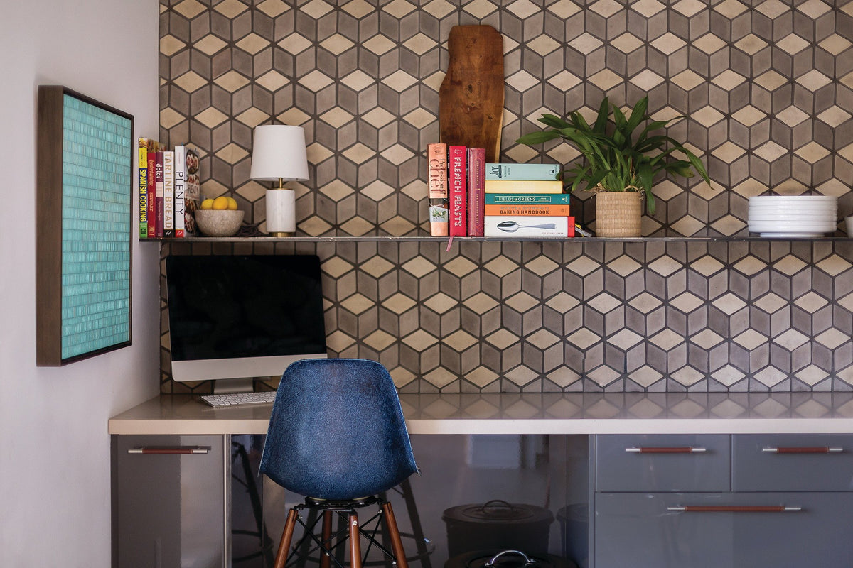 Desk nook in three-tone Diamond tile