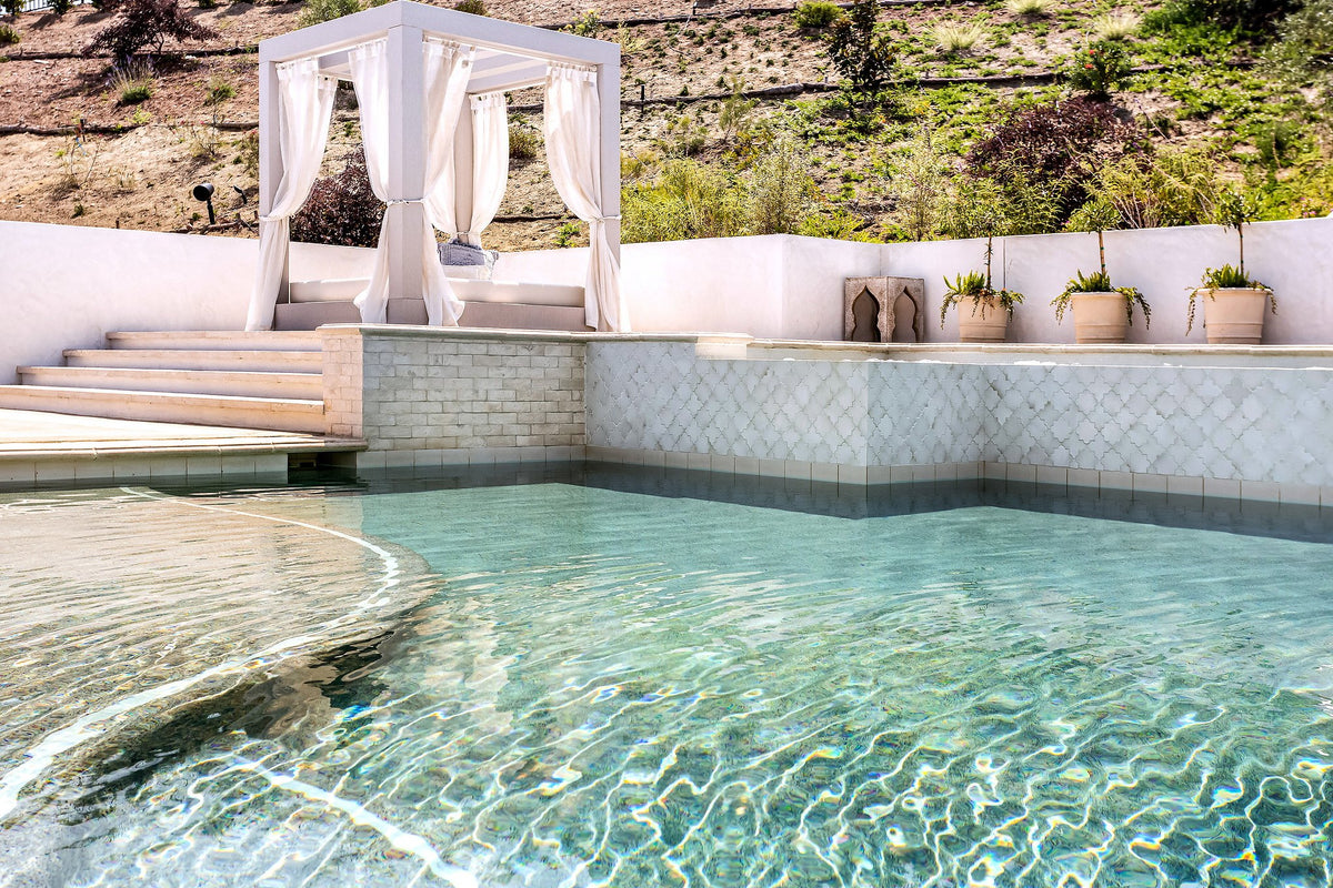 Spa wall in Studio 8C Sierra Snow