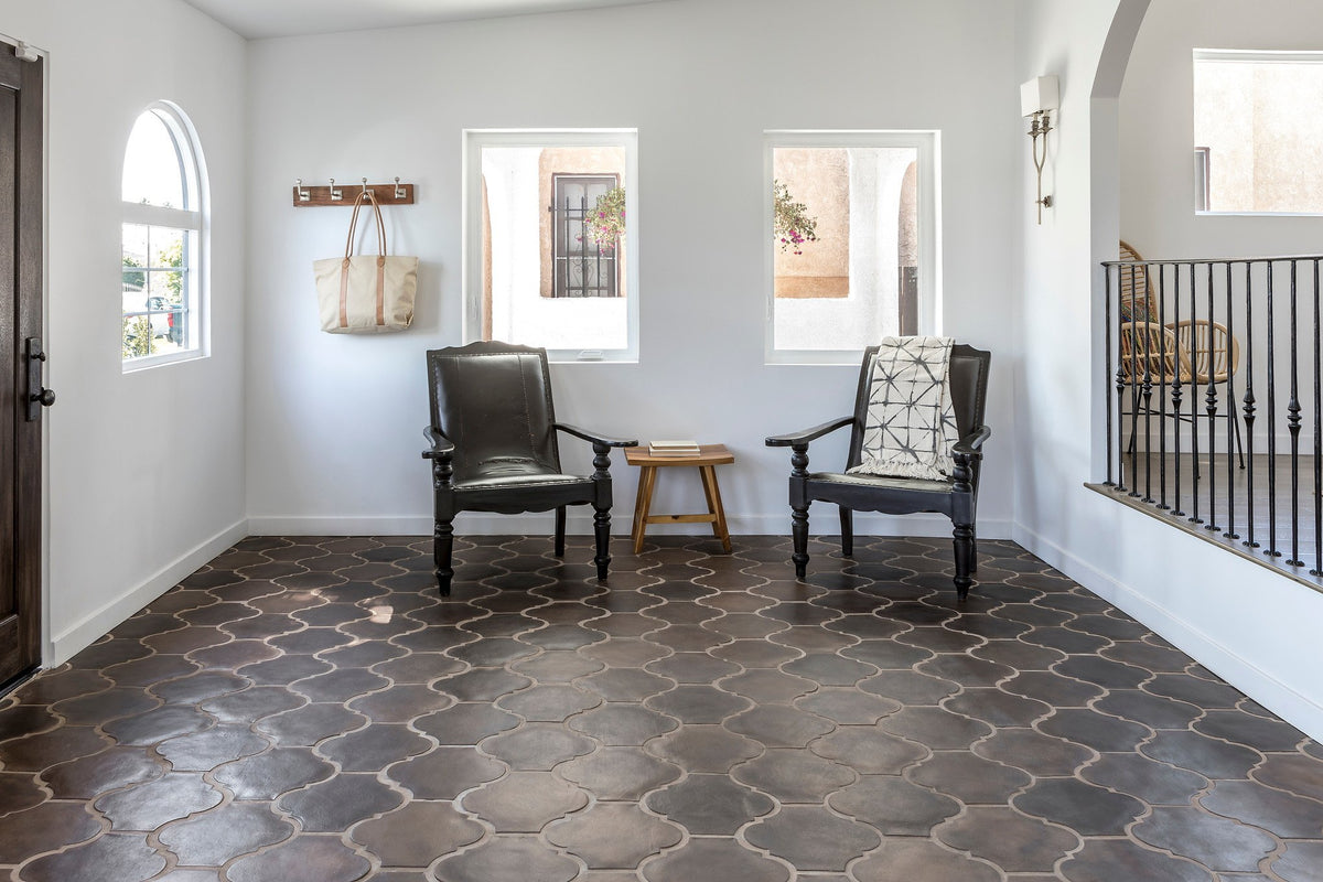 Sitting room with dark lantern tile