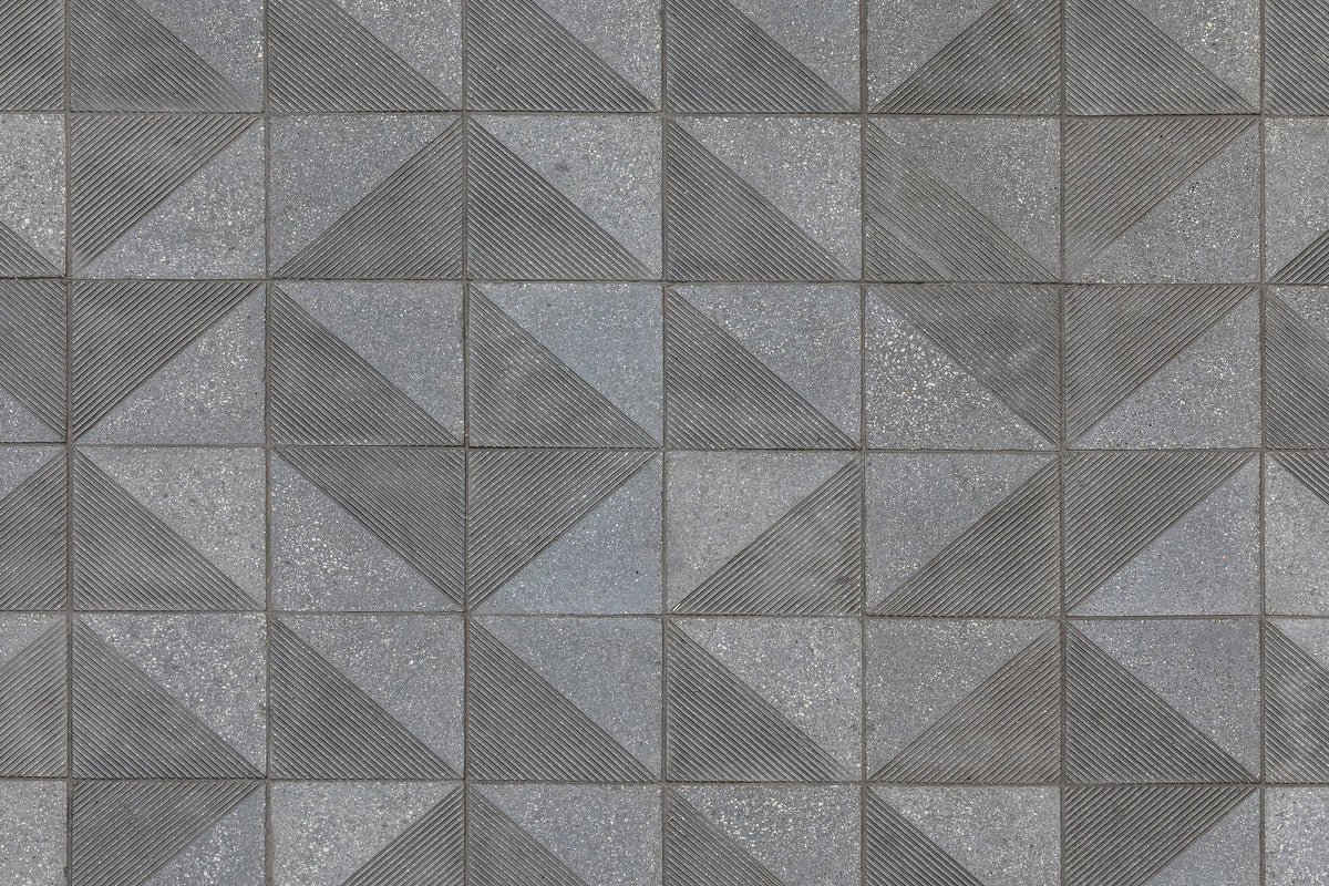 Grooved and smooth triangles